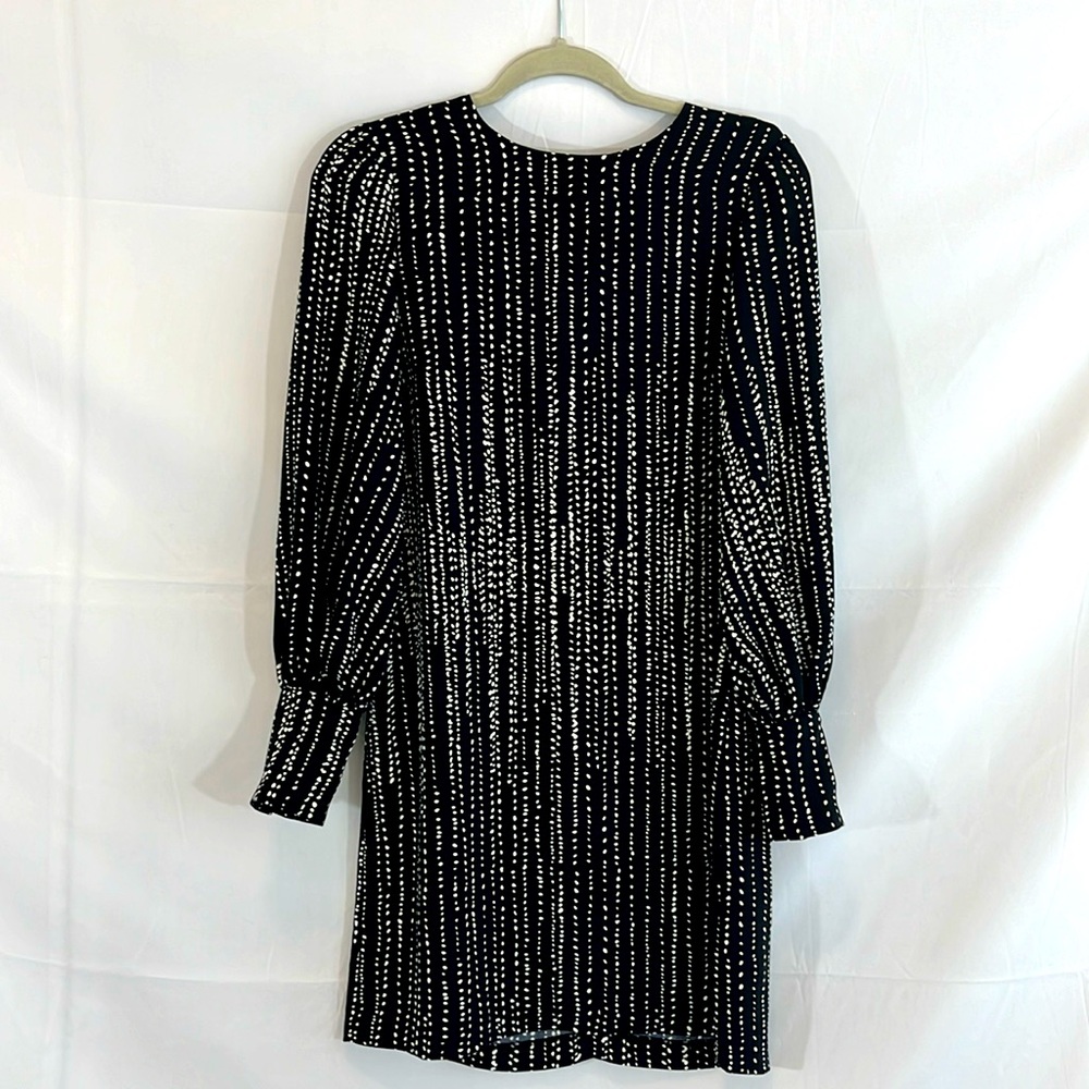 Like New H&M Women’s Long Sleeve Sheath Dress in Black and White Size 36/6